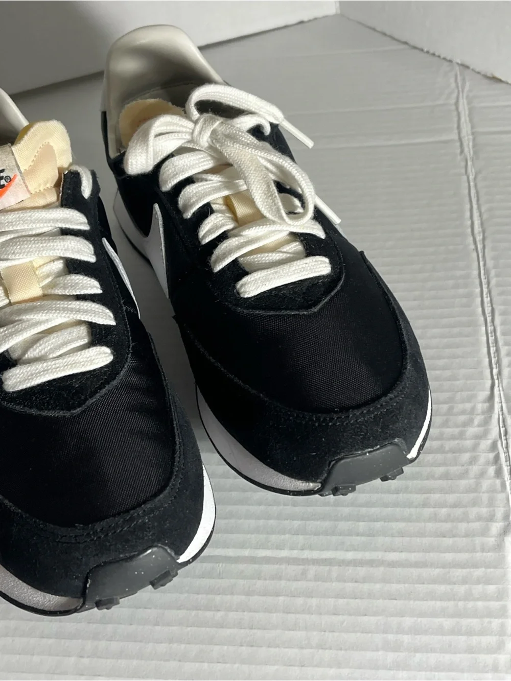 Nike Waffle Trainer size 5 1/2 youth good condition
